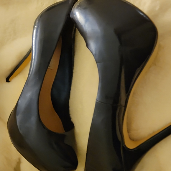 Steve Madden Women's Size 9 Blue Patent Round-Toe Pumps - Picture 4 of 5